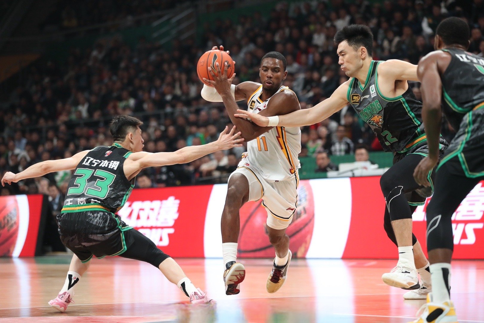 球队新闻包含转折点！山东男篮刷新队史纪录，欧篮联今晨攻防权衡，赛场秩序良好，高层口径保持一致的词条